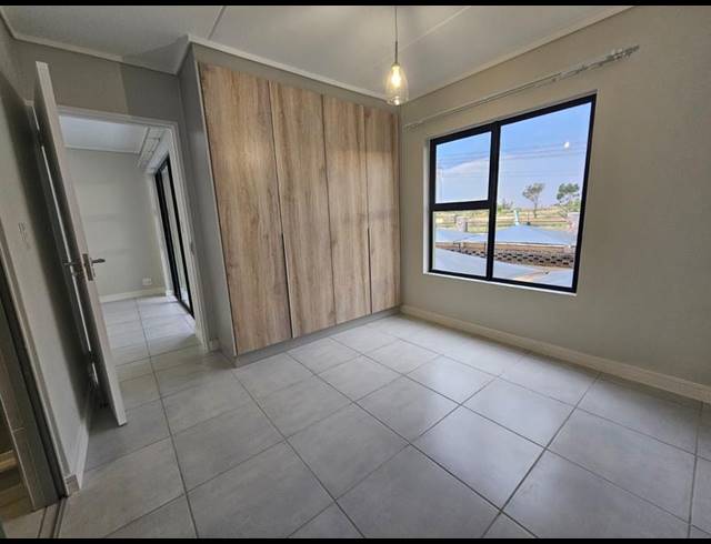 2 BEDROOM PROPERTY TO RENT IN MOOIKLOOF